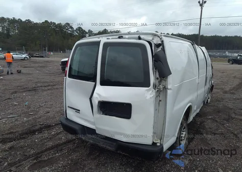 2016 Chevrolet Express Cargo Van z USA, uszkodzony, nr VIN 1GCWGAFF3G1132469